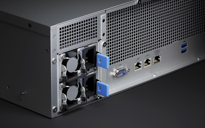 示意图:RS2825RP+ 双电源端口